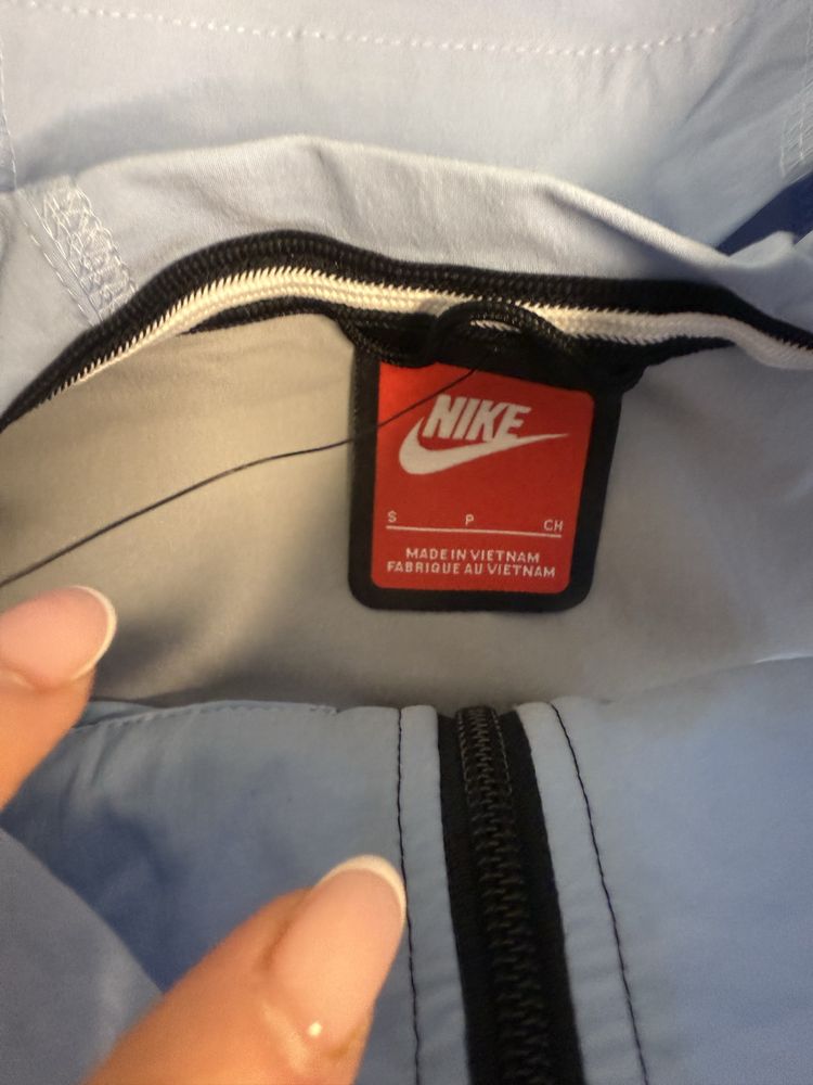 Чоловіча ткана куртка Windrunner Nike HV6514-012