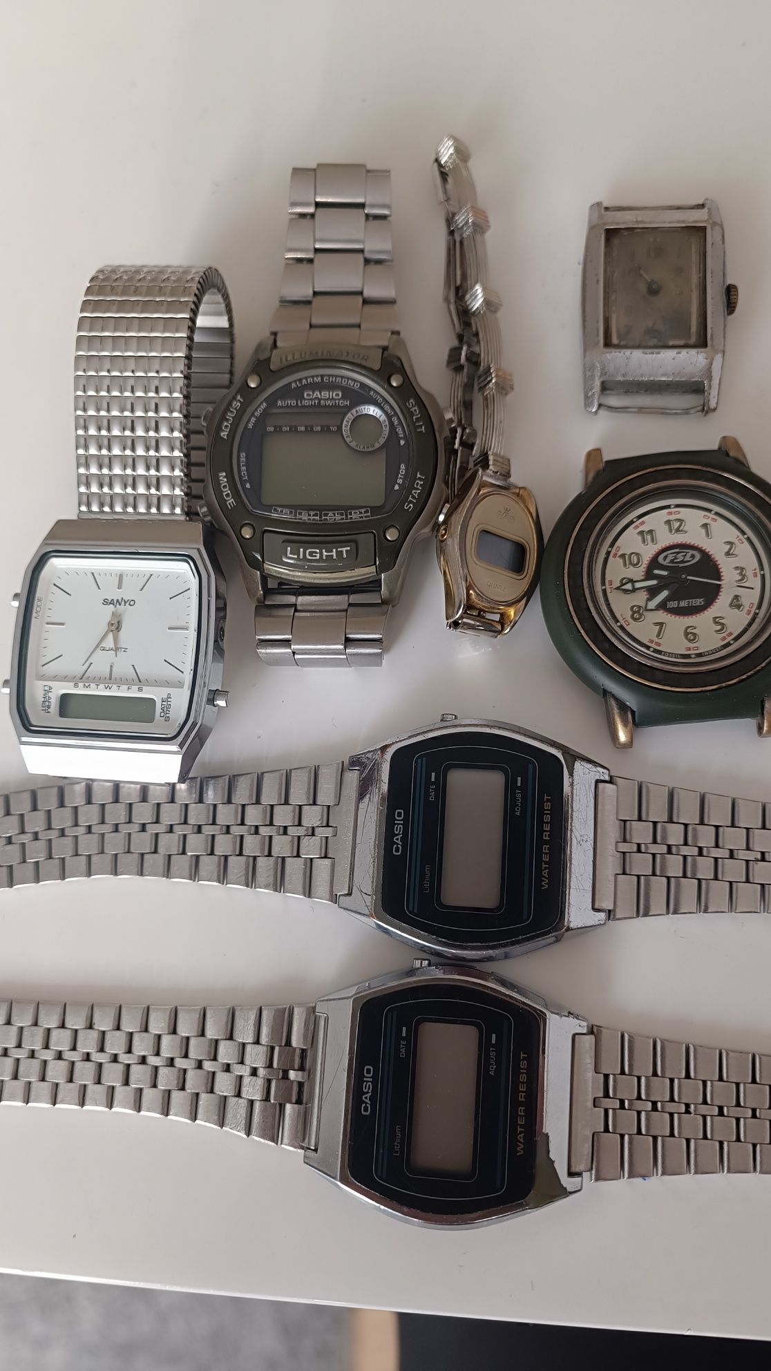 Наручные часы Casio, Sanyo, Seiko, Adora