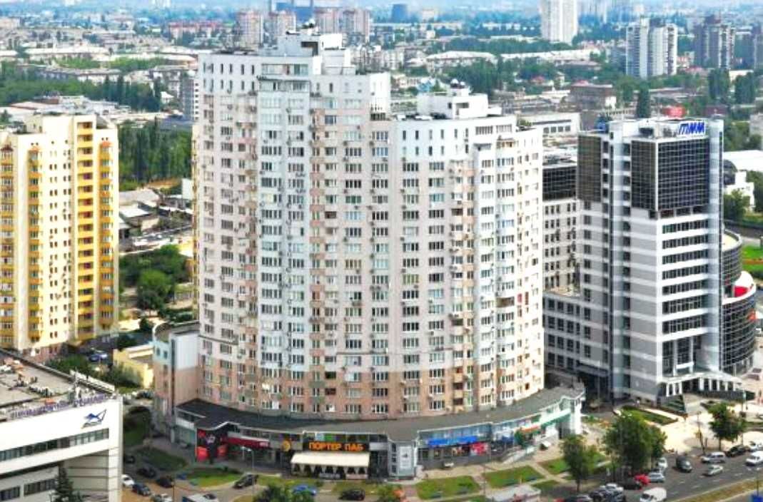 Продам место в паркинге Андрея Шептицкого, Комод