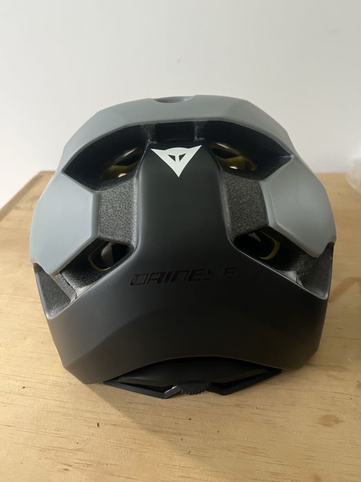 Nowy kask rowerowy Dainese