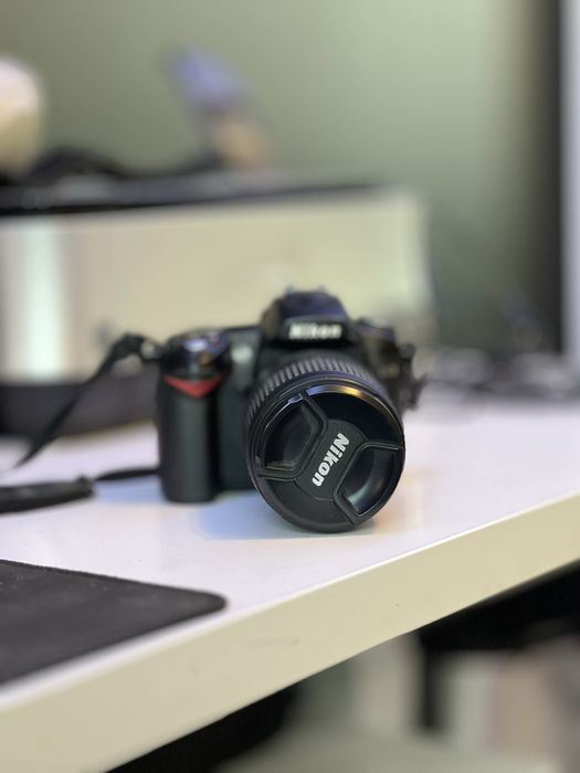 Nikon d90 kultowa lustrzanka obiektyw Nikkor 18-105 znikomy przebieg!