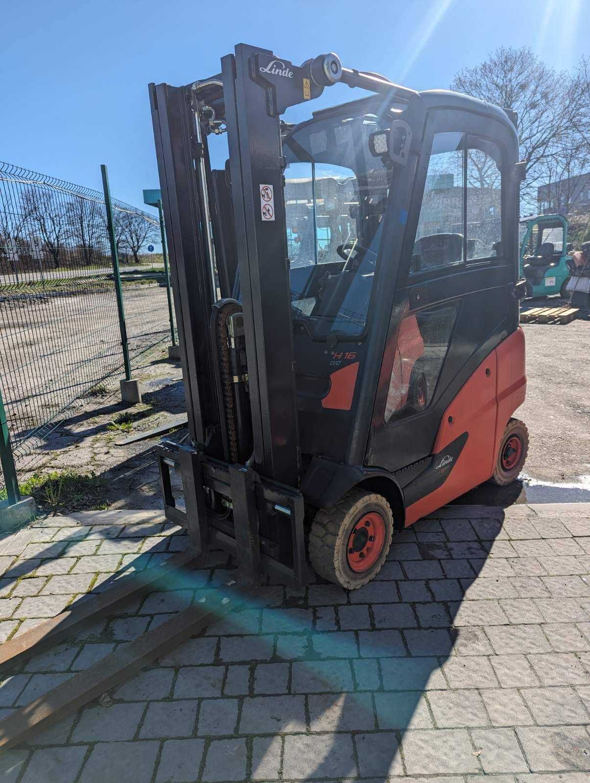 Продам навантажувач Linde H16-T01