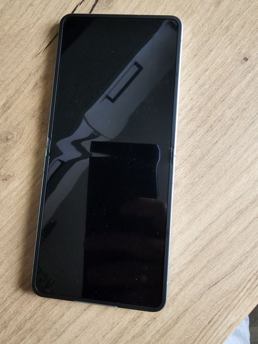 Samsung Galaxy Z Flip7 12/256 wraz z oryginalnym casem