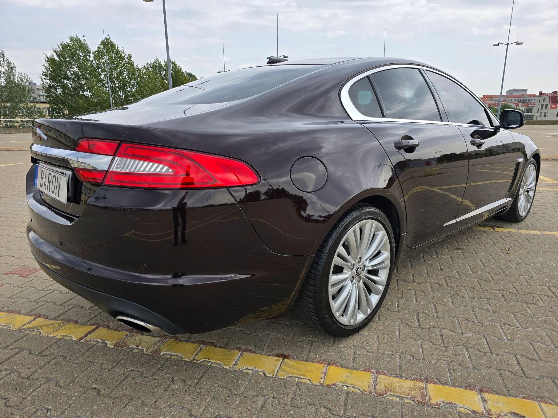Jaguar XF XF Portfolio 5.0 V8 385 KM, zadbany, bogata wersja