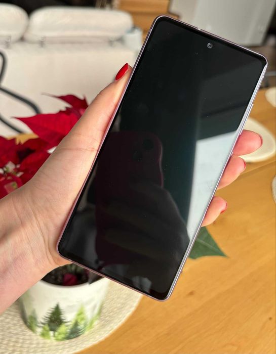 Telefon Samsung S20FE.