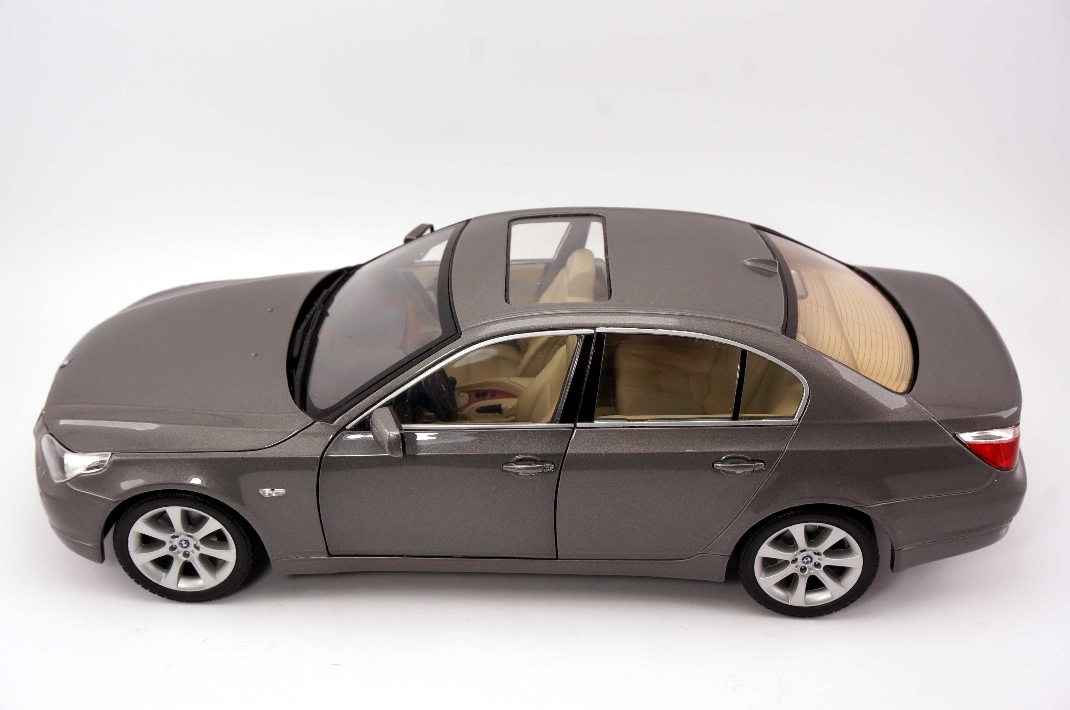 Модель колекційна Revell 1:18 BMW 530i (E60) Grey