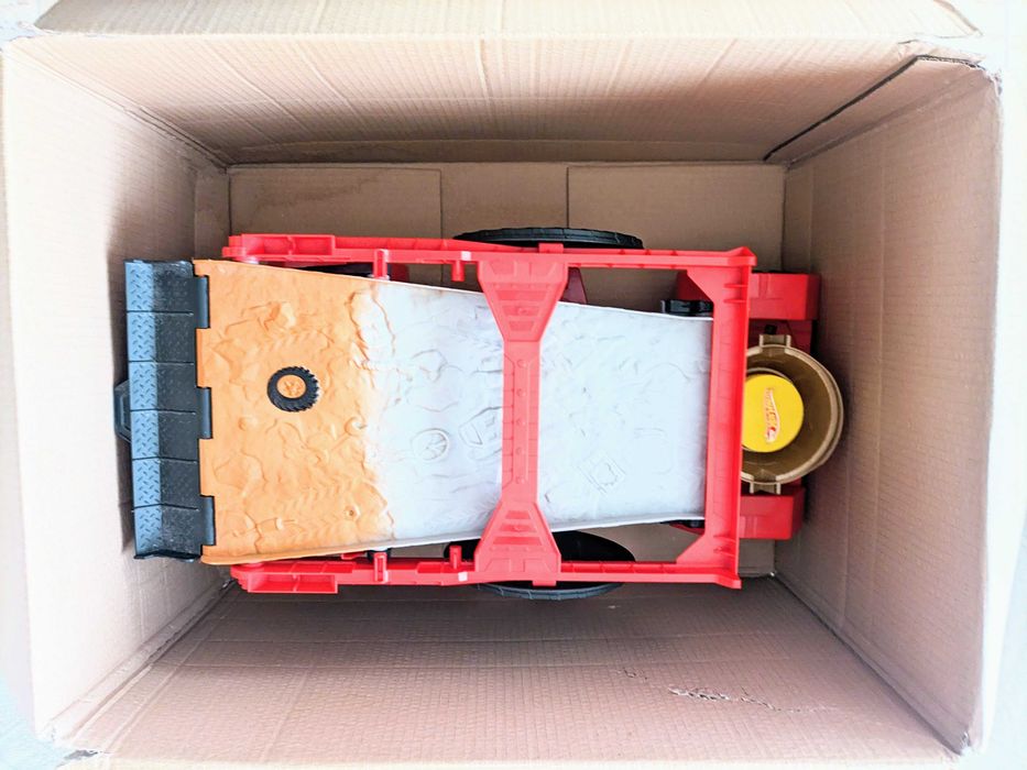 Hot Wheels Monster Trucks Down Hill Race & Go