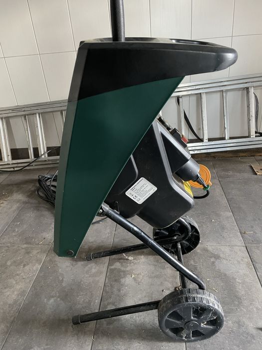 Elektryczny rozdrabniacz do gałęzi, 2500W