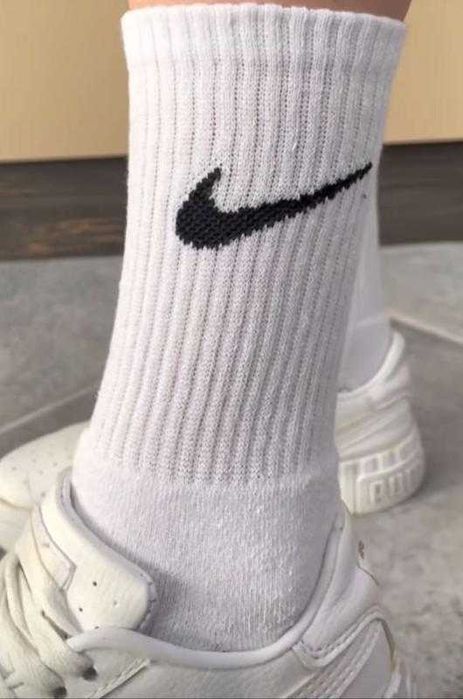 Високі махрові шкарпетки Nike. Высокие махровые носки белые/черные