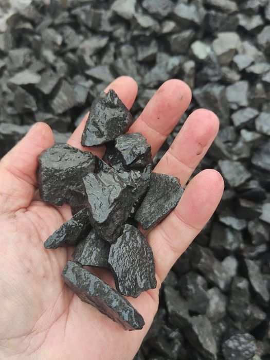 Grys czarny kamien ciemny bazaltowy do ogrodu