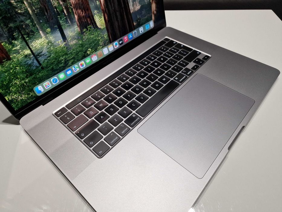MacBook Pro 16 (2019) / A2141 / Touch Bar / i7 / 32 RAM / 512 SSD
