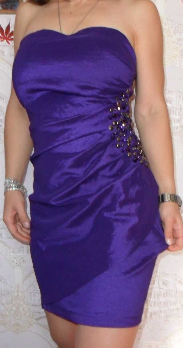 Блестящее фиолетовое платье без бретелей 42 р., сукня