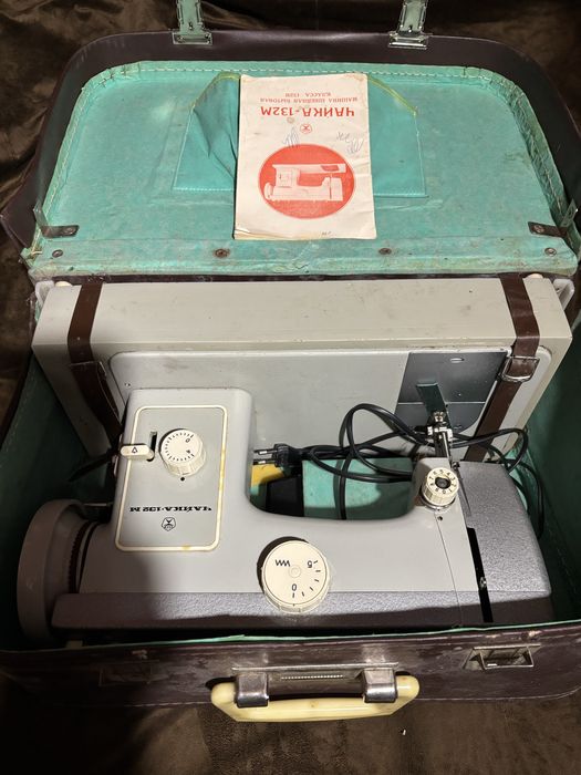 Швейная машинка Чайка 132М