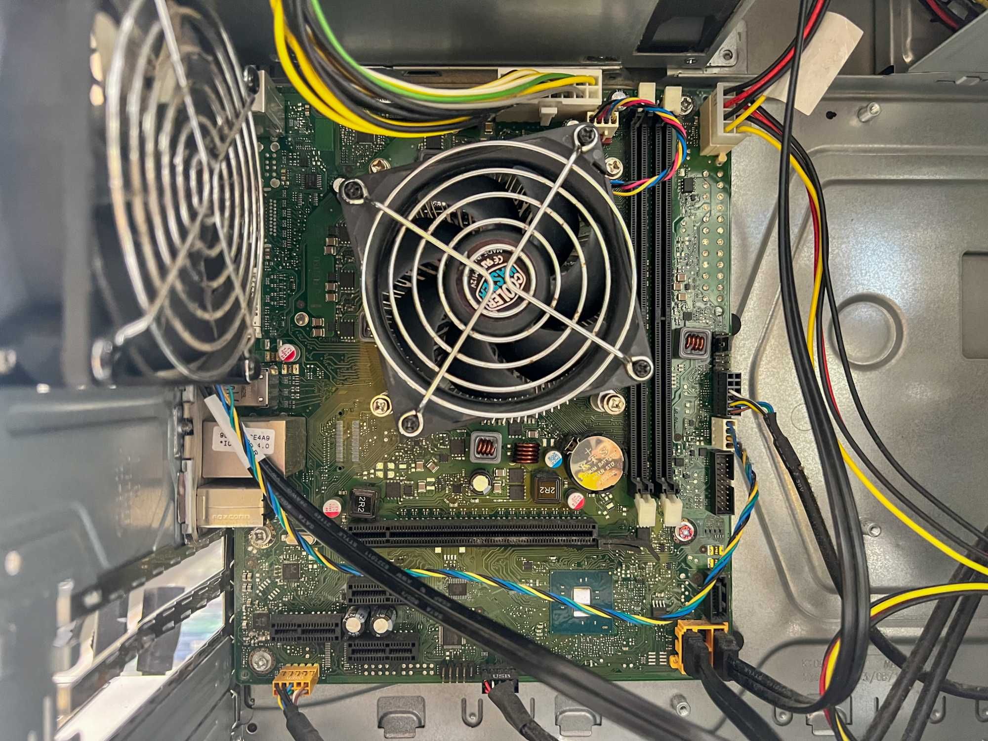 Barebone/тушка Fujitsu Esprimo P556 | i3-6100 | s1151 | клас А | Гурт
