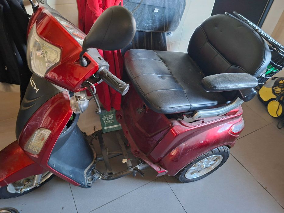 Skuter elektryczny inwalidzki trójkołowy ZT15