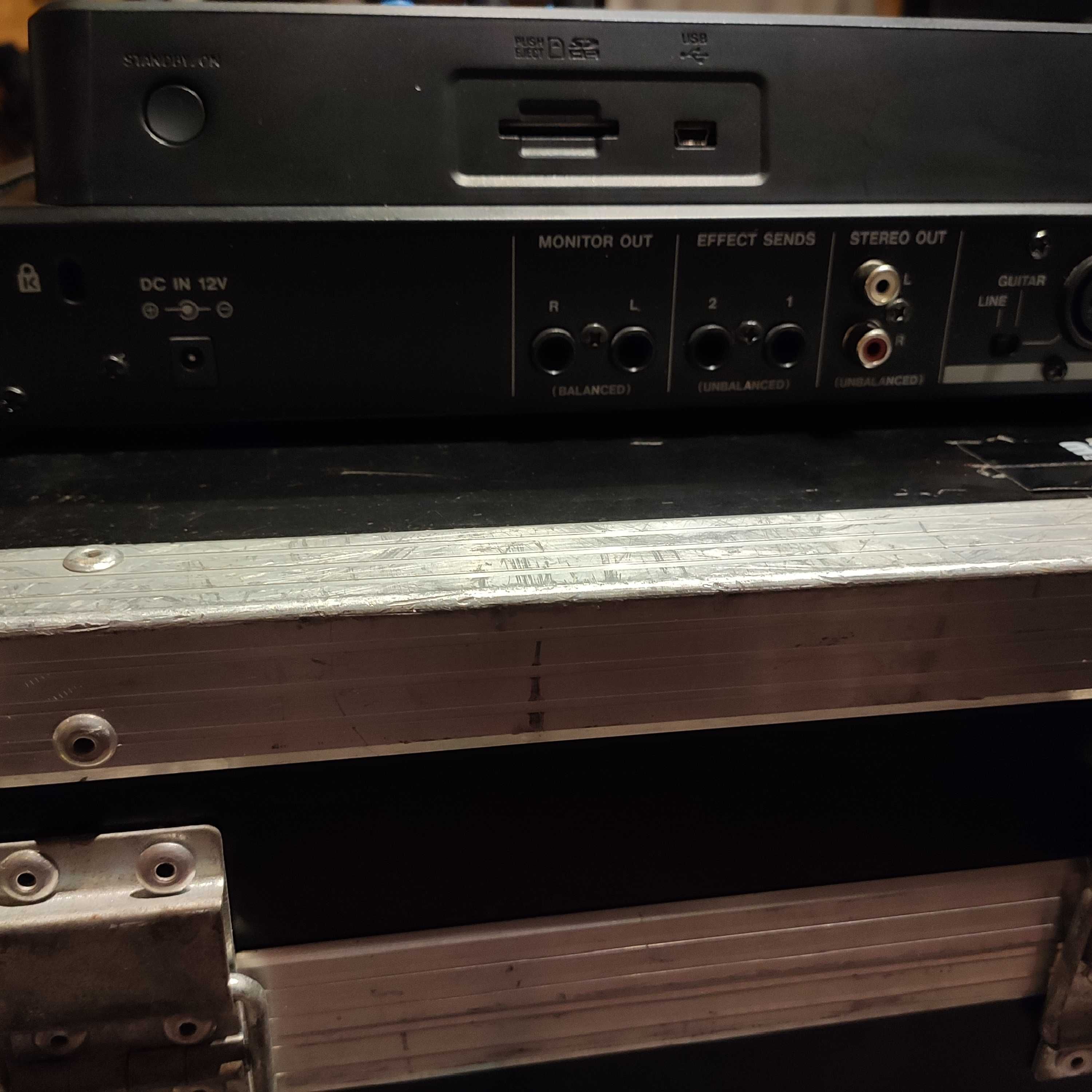 mixer cyfrowyTascam DP-32SD z nagrywaniem