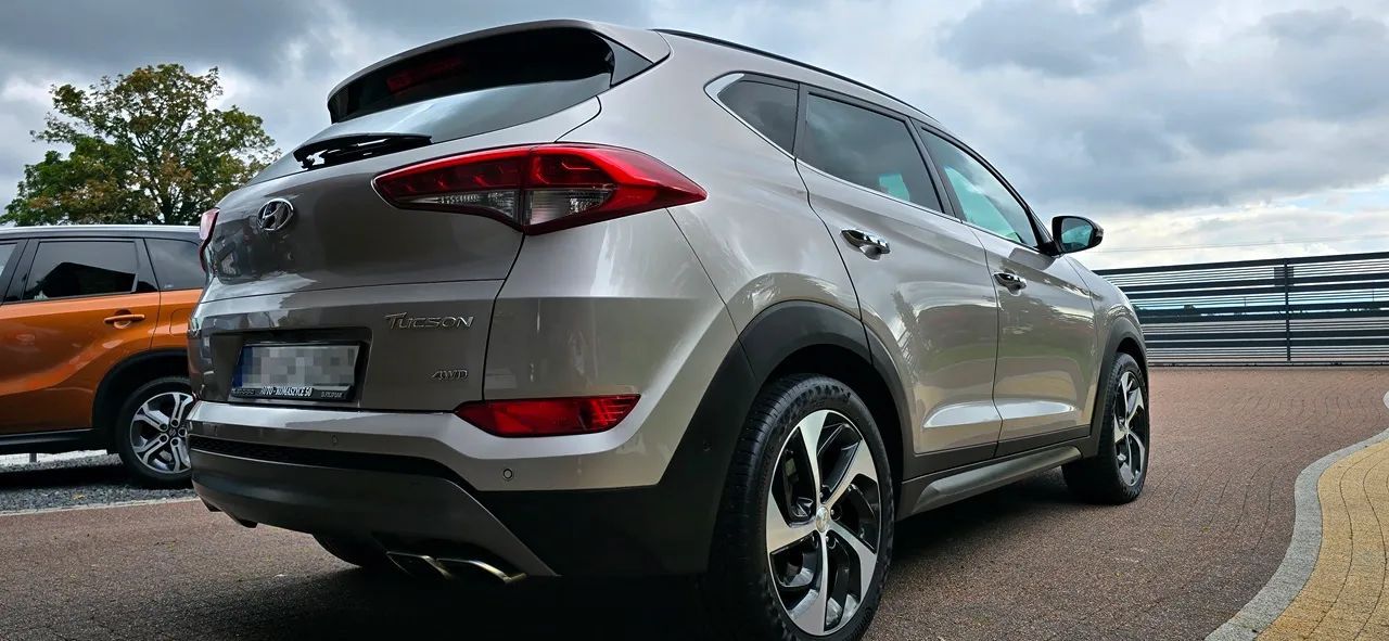 Hyundai Tucson 100%BEZWYPADKOWE 100%ORYGINAŁ LAKIER Stan dla wymagających FULL Opcja.