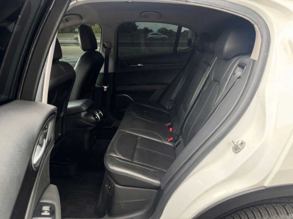 Alfa Romeo Stelvio      2018