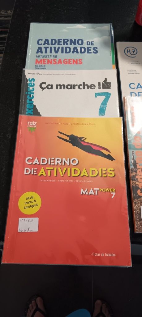 Cadernos fichas 7o ano novos e encadernados
