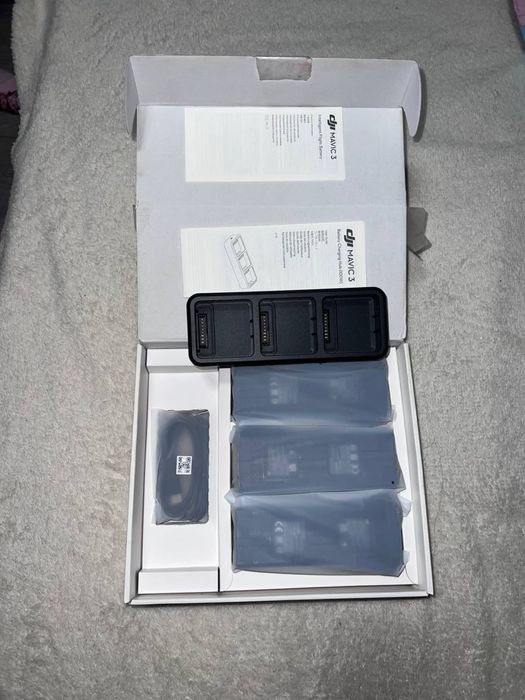 Акумулятори DJI Flight Battery/Концентратор для заряджання акумулятора