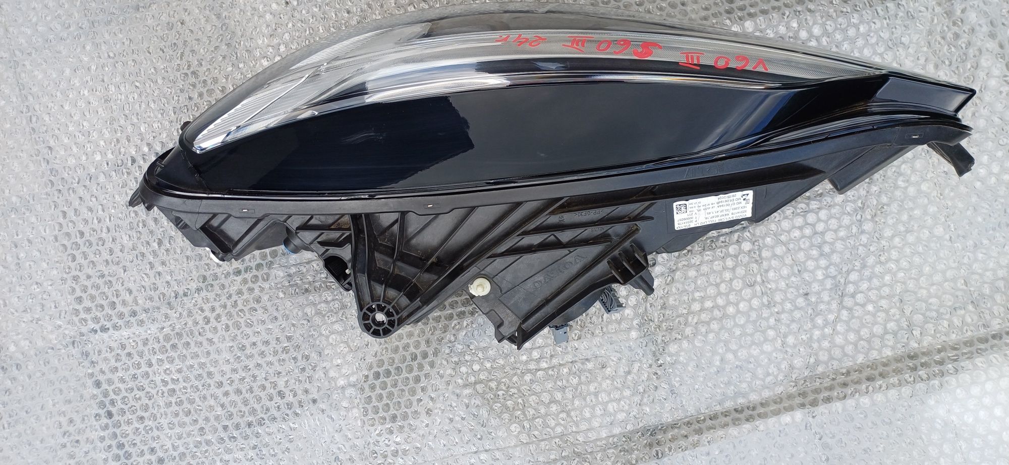 Lampa przednia lewa volvo V60 III S60 III FULL LED 24r