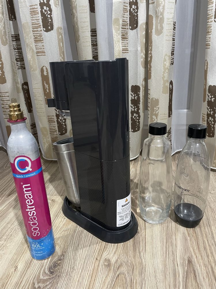 Saturator SODASTREAM + 2 butelki