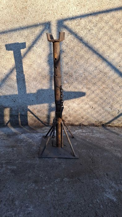 podnośnik warsztatowy, kobyłka samochodowa lub stojak