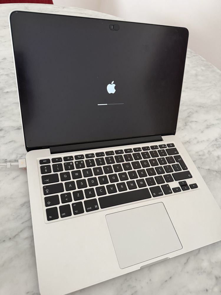 Mac Book Pro 512Gb Retina 13’ 8GB i5