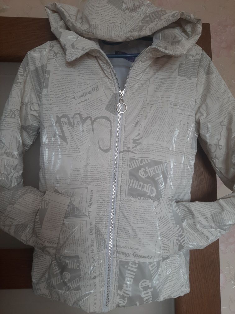 Продам куртку осінь-весна, 158см