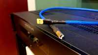 Kabel do transmisji danych USB przeznaczony do systemów audio