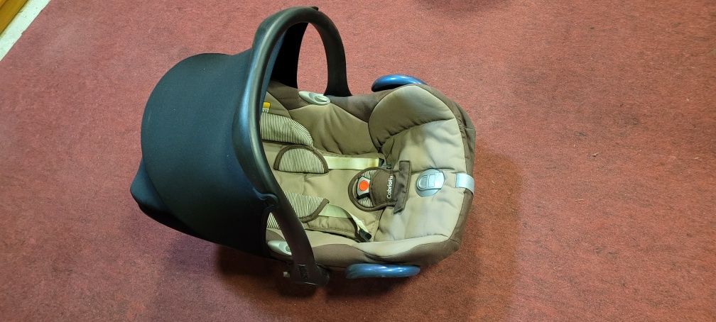 Fotelik nosidełko Maxi-Cosi z wkładką dla niemowlaka