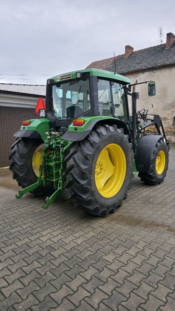 John deere 6410 (Stoll F30)