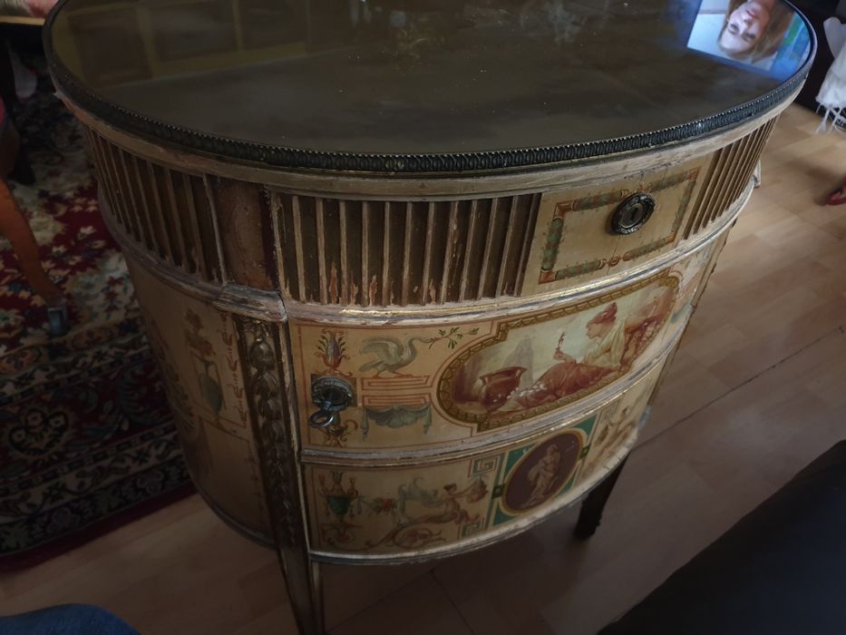 Stolik Niciak wyjątkowy przedmiot,  czysto palacowy