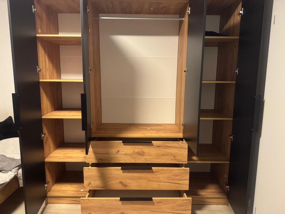 Szafa uchylna Sorento