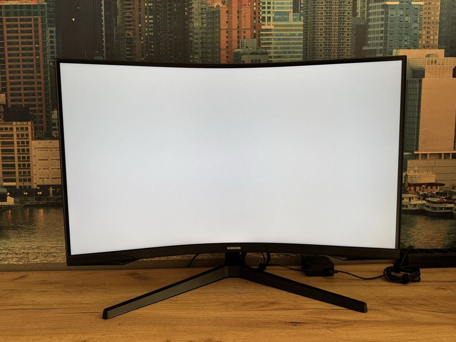 Продам вигнутий монітор Samsung Odyssey G5 32” 165hz 2K QHD S32CG550E