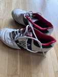 Buty UMBRO dla chłopca tenis, piłka rozm. 38 dł wkł. 24 cm