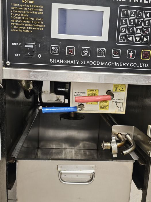 Smażalnik Ciśnieniowy KFC 
SMAŻALNIK CIŚ