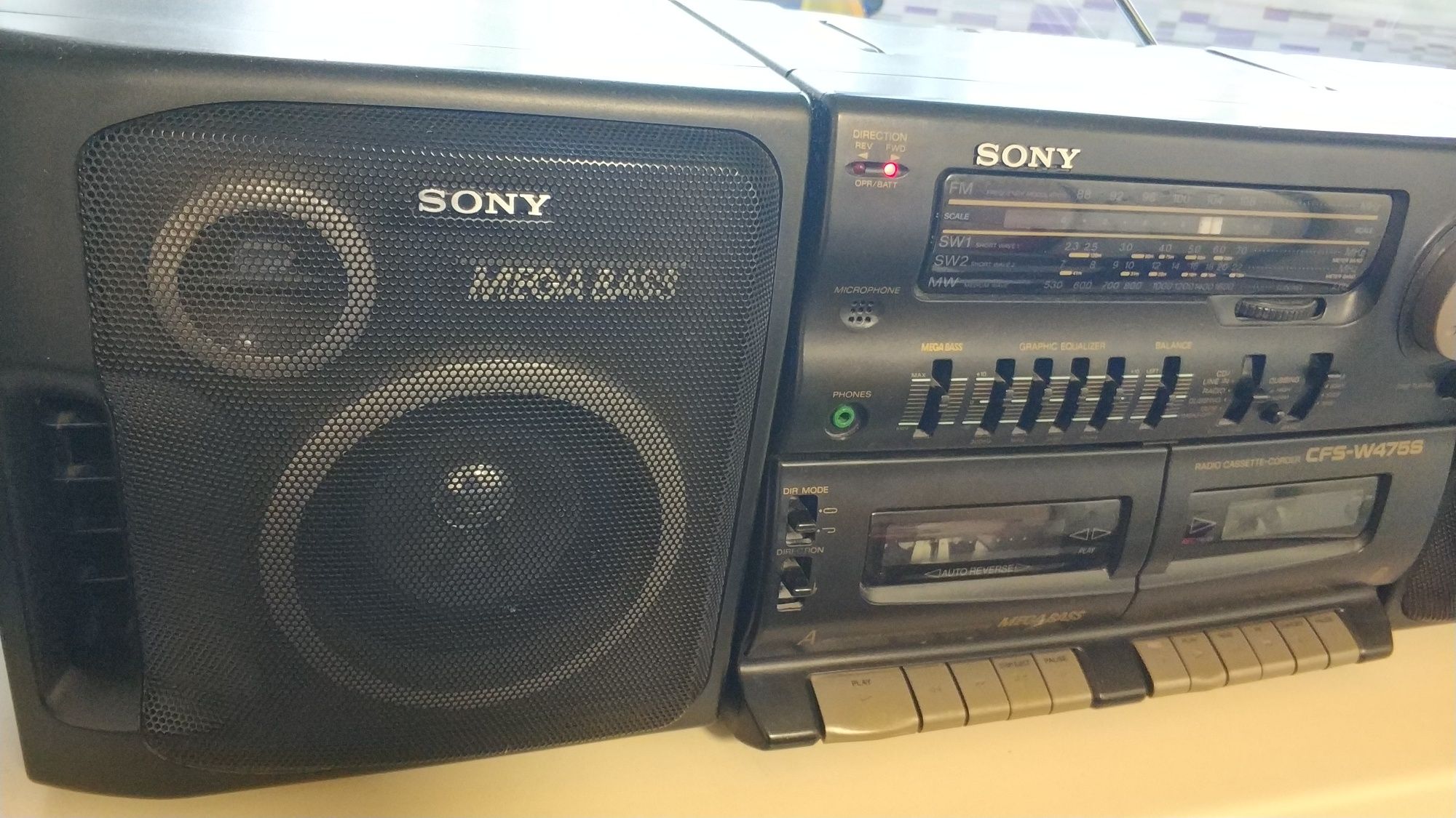 Магнитофон Sony mega bass