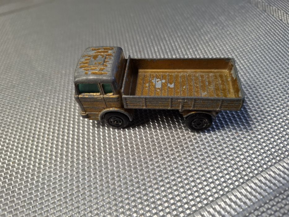 Matchbox mercedes benz model samochodu