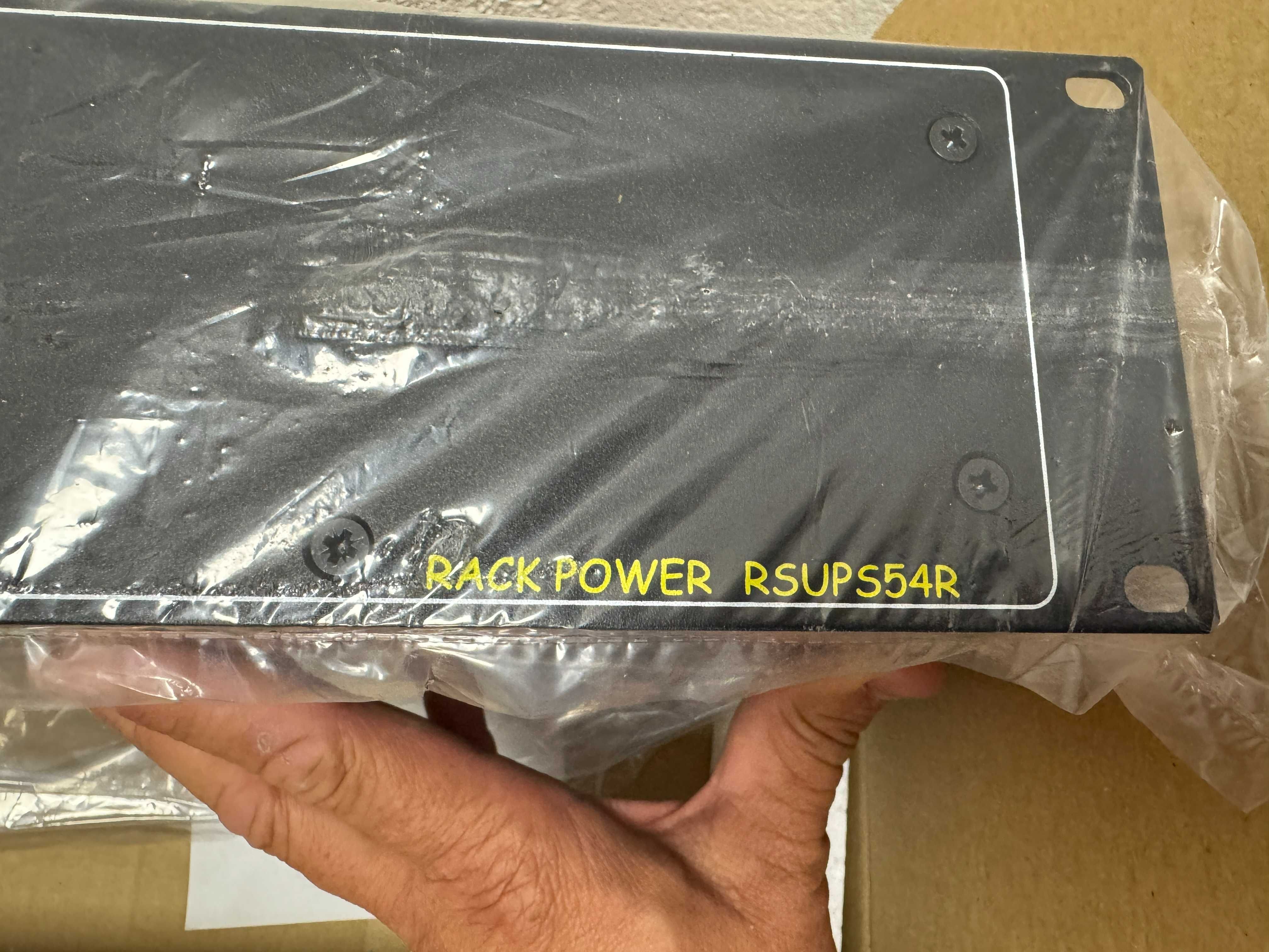 Switch PoE RSUPS54R dla 5 kamer, zasilacz buforowy  pulsar
