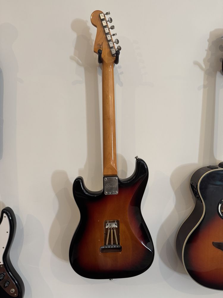 Guitarra Fender Squier Stratocaster Classic Vibe 60s