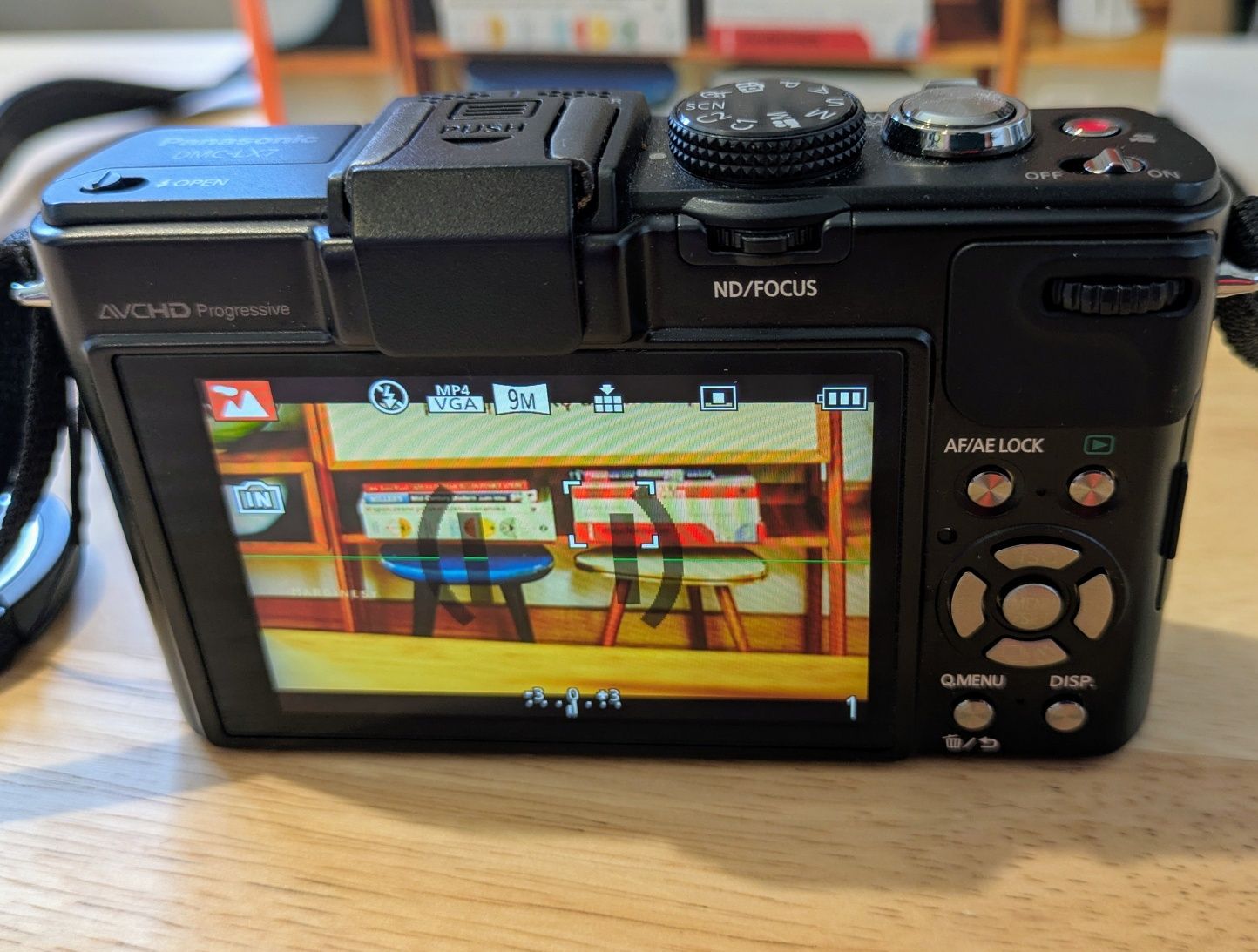 Panasonic Lumix DMC-LX7 – jasny obiektyw f/1.4, RAW, bardzo dobry stan