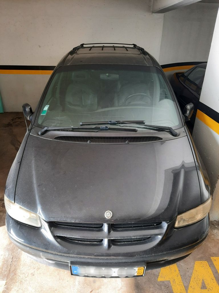 Chrysler Voyager 2.5td 00 7lug (avariada)