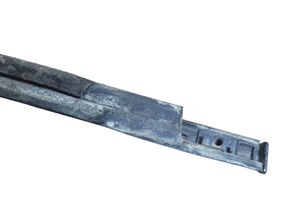 Молдинг стекла передней левой двери Mitsubishi L200 разборка