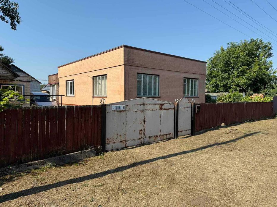 Продаж домоволодіння з двома будинками для великої родини в с. Вергуни
