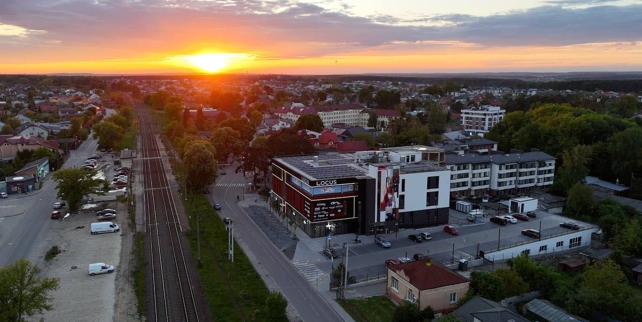 Оренда фасадного приміщення 542 м² у ТЦ Locus