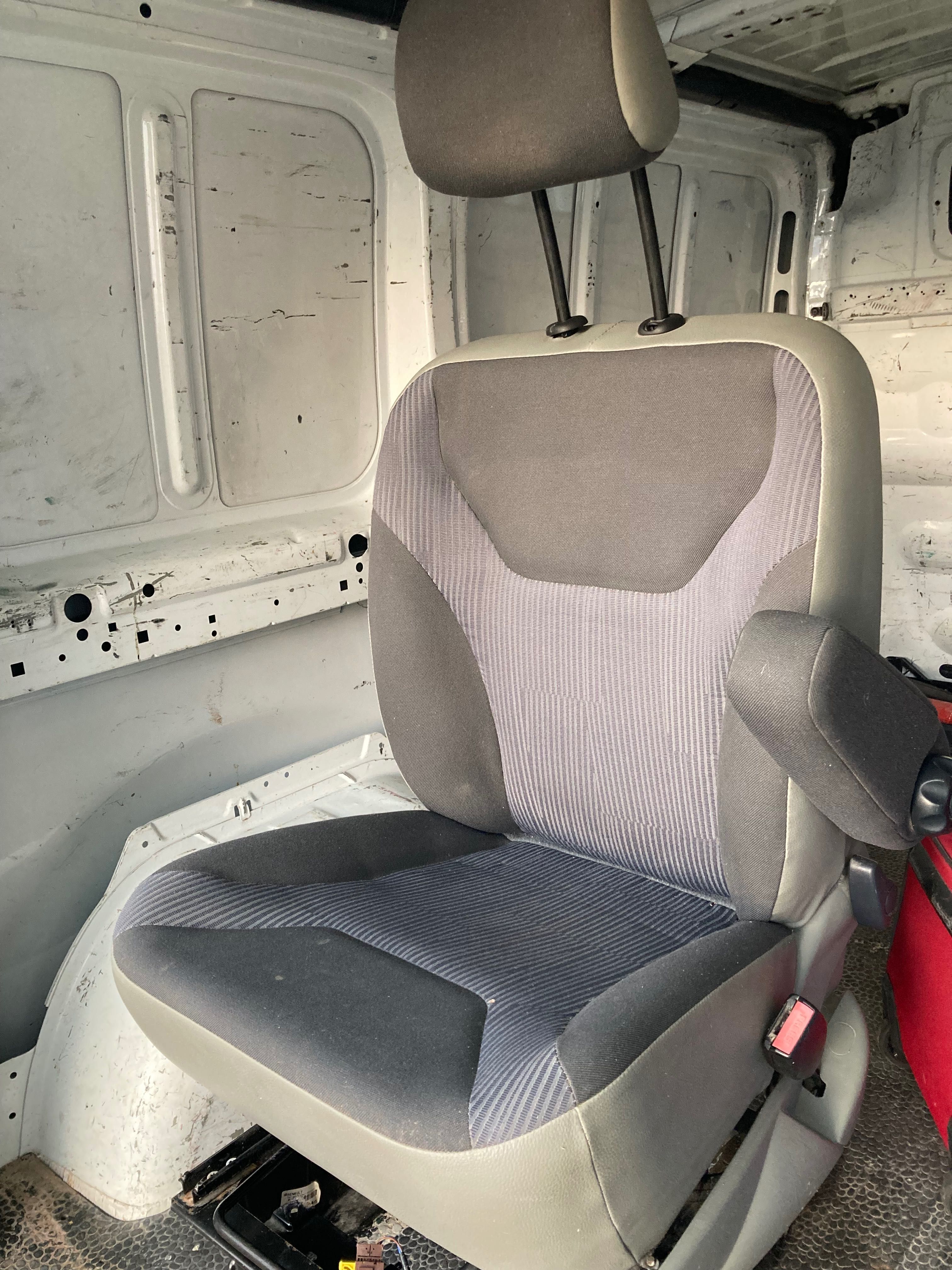 Opel Vivaro 2,5 Cdti