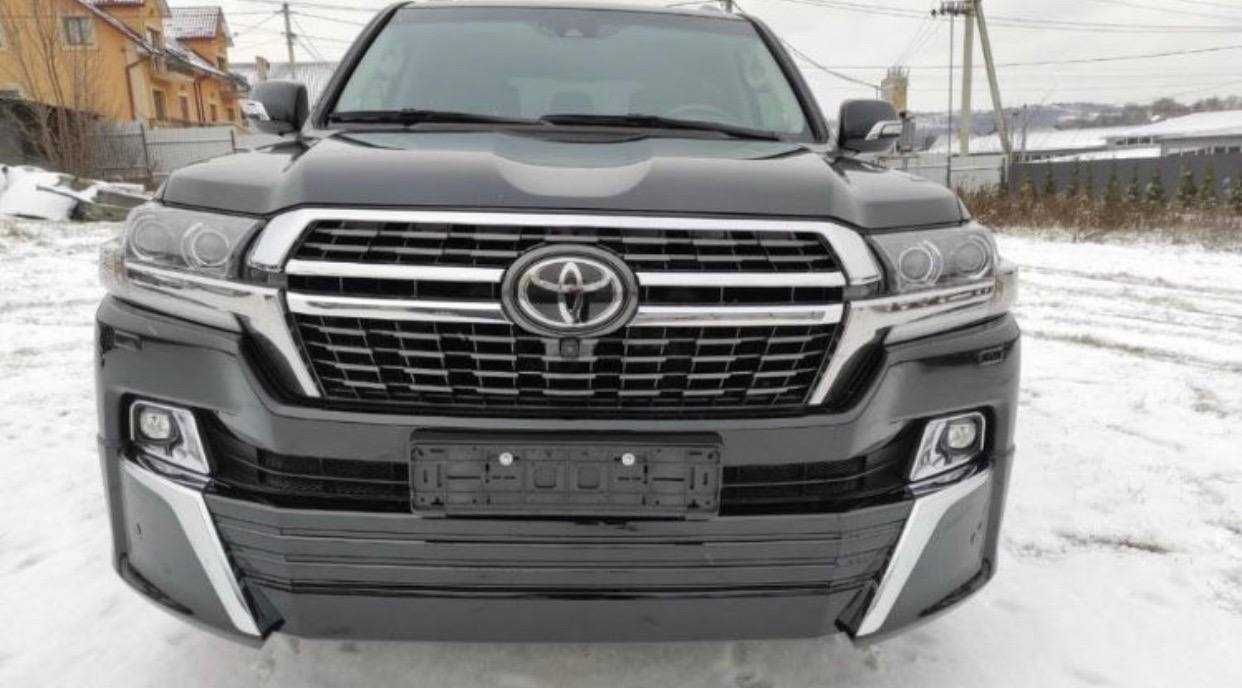 Губа  переднего бампера Toyota Land Cruiser 200
