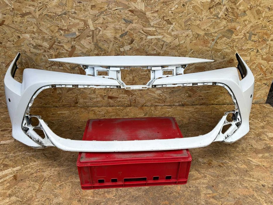 Toyota Corolla E21 XII 19- Kombi HB 6x PDC zderzak przedni przód cały