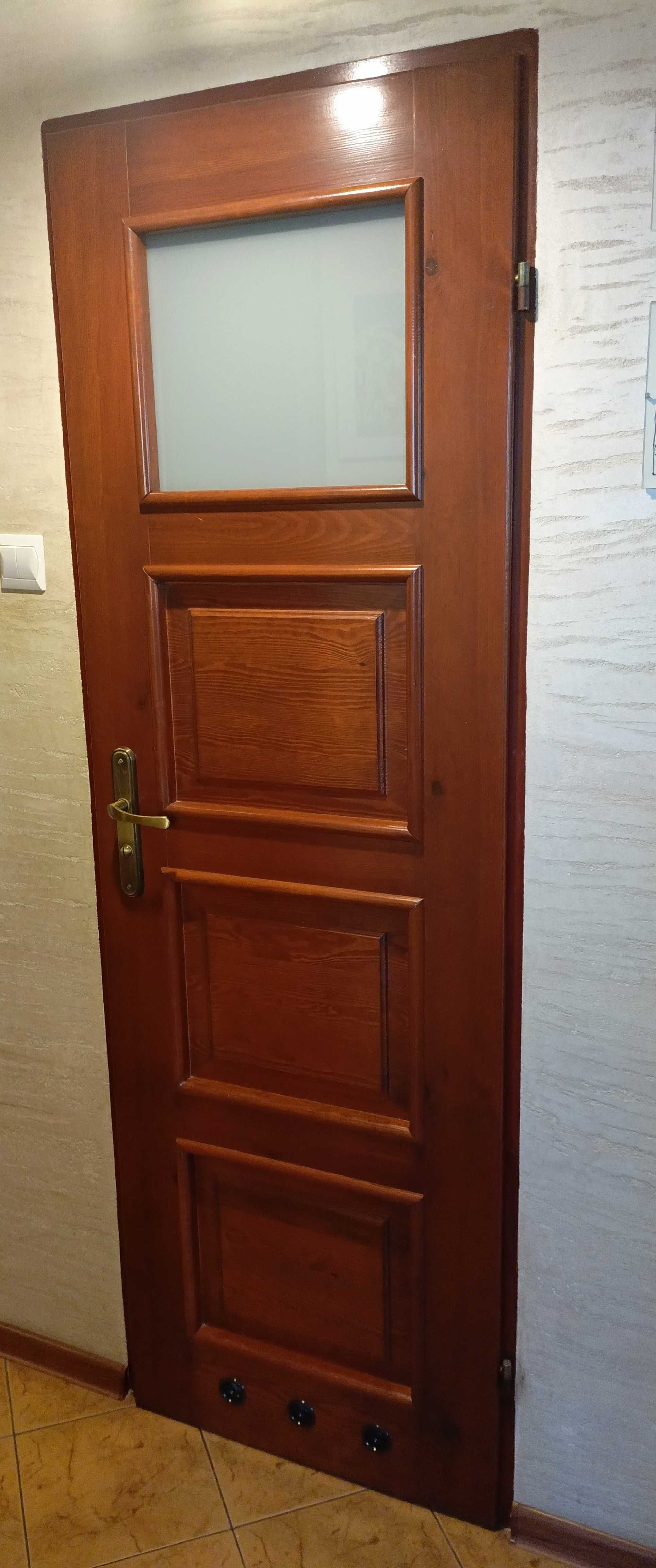 Drzwi wewnętrzne drewniane sosnowe